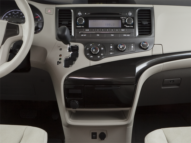 2012 Toyota Sienna SE 8 Passenger