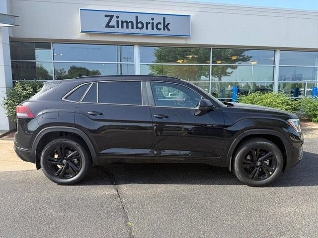 2026 Volkswagen Atlas Cross Sport 2.0T SEL R-Line Black