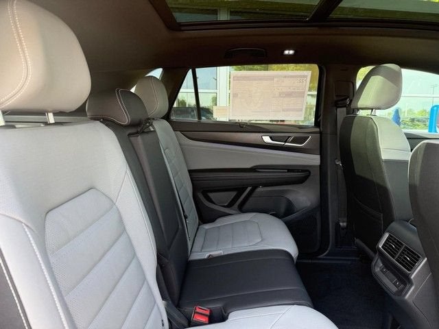 2026 Volkswagen Atlas Cross Sport 2.0T SEL R-Line Black