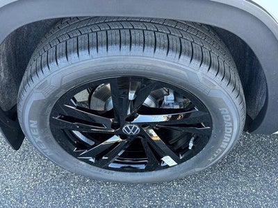 2026 Volkswagen Atlas Cross Sport 2.0T SEL R-Line Black