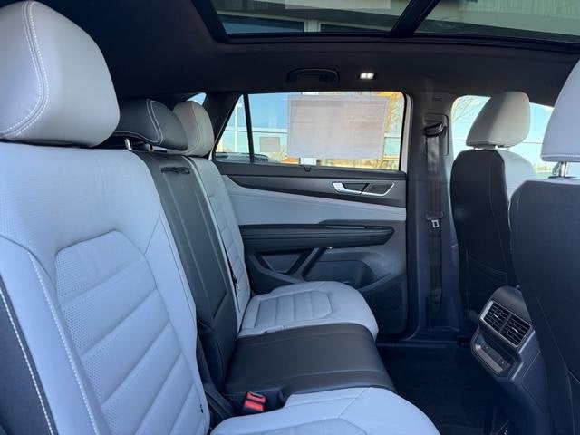 2026 Volkswagen Atlas Cross Sport 2.0T SEL R-Line Black