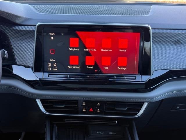 2026 Volkswagen Atlas Cross Sport 2.0T SEL R-Line Black