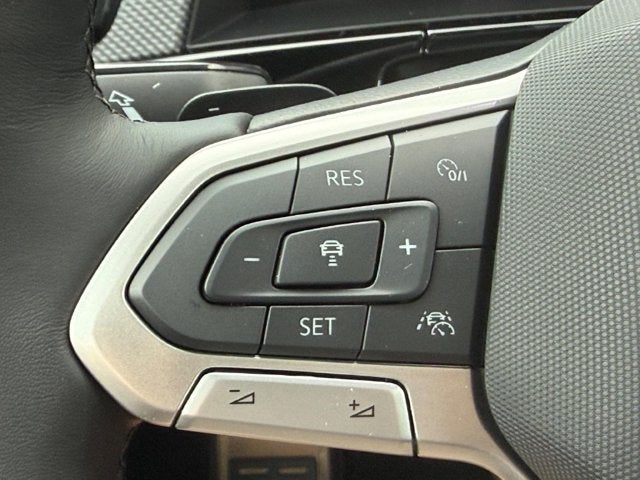 2026 Volkswagen Atlas Cross Sport 2.0T SEL R-Line Black
