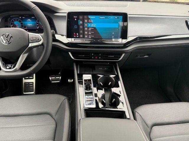 2026 Volkswagen Atlas Cross Sport 2.0T SEL R-Line Black