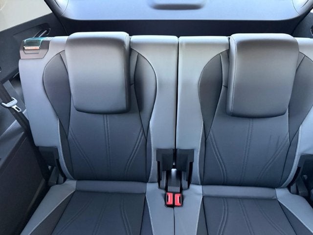 2027 Volkswagen Atlas SE w/Technology