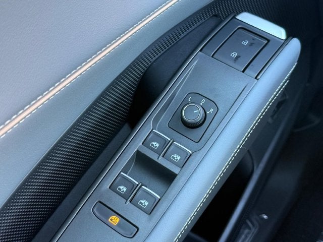 2027 Volkswagen Atlas SE w/Technology