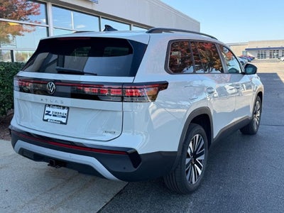2027 Volkswagen Atlas SE w/Technology