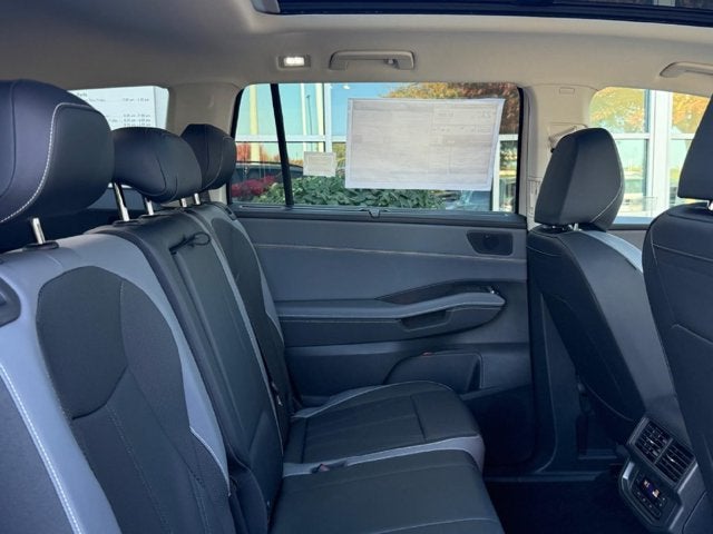2027 Volkswagen Atlas SE w/Technology