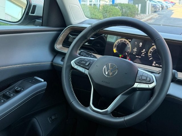 2027 Volkswagen Atlas SE w/Technology