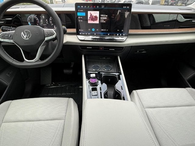 2027 Volkswagen Atlas SE w/Technology
