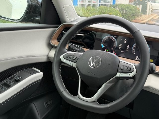 2027 Volkswagen Atlas SE w/Technology