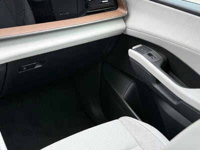 2027 Volkswagen Atlas SE w/Technology