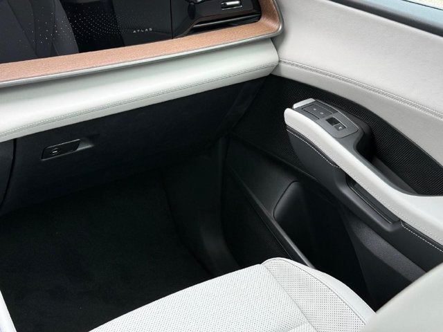 2027 Volkswagen Atlas SE w/Technology