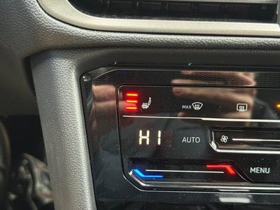 2026 Volkswagen Taos SE Black