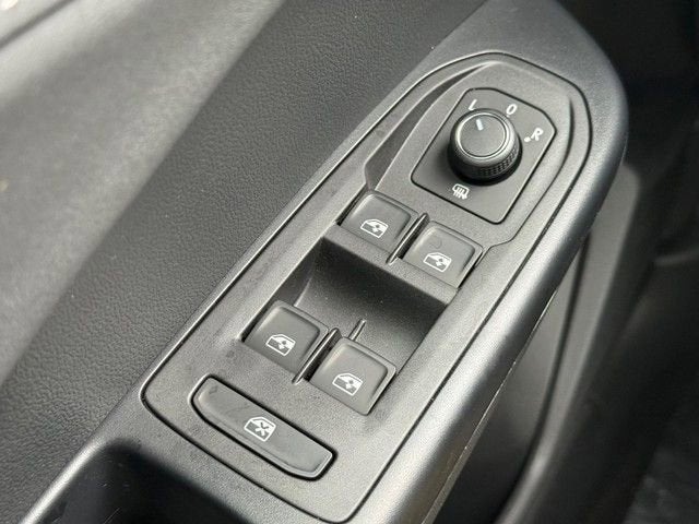 2026 Volkswagen Taos SE Black