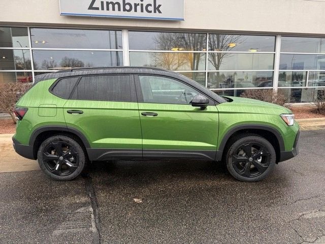 2026 Volkswagen Taos SE Black