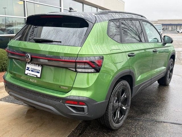 2026 Volkswagen Taos SE Black