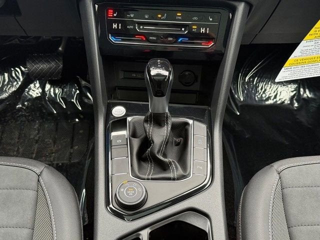 2026 Volkswagen Taos SE Black