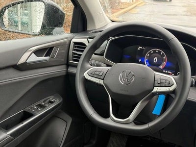 2026 Volkswagen Taos SE Black