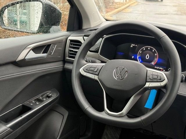 2026 Volkswagen Taos SE Black