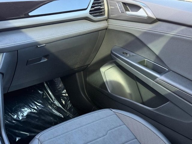 2026 Volkswagen Taos SE Black