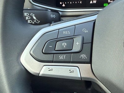 2026 Volkswagen Taos SE Black