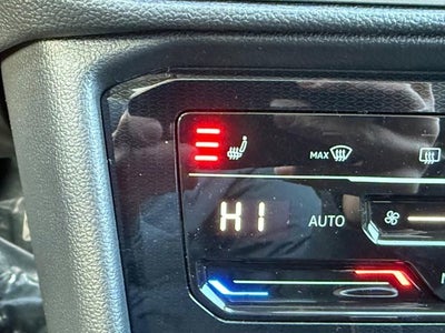 2026 Volkswagen Taos SE Black