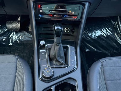 2026 Volkswagen Taos SE Black