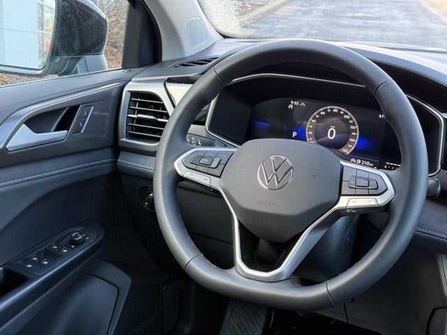 2026 Volkswagen Taos SE Black