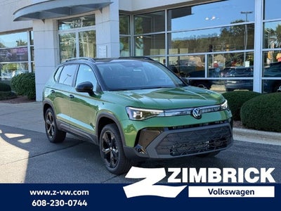 2027 Volkswagen Taos SE Black