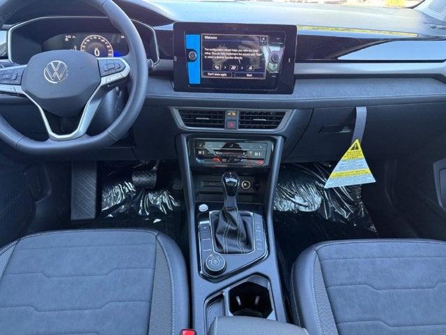 2027 Volkswagen Taos SE Black