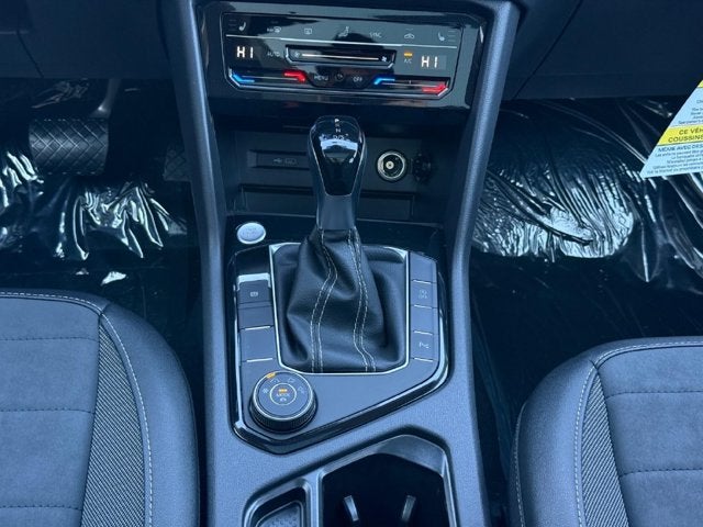 2027 Volkswagen Taos SE Black