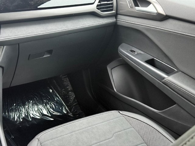 2027 Volkswagen Taos SE Black