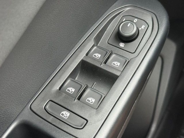 2027 Volkswagen Taos SE Black