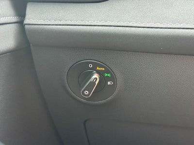 2027 Volkswagen Taos SE Black
