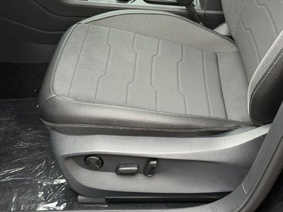 2027 Volkswagen Taos SE Black