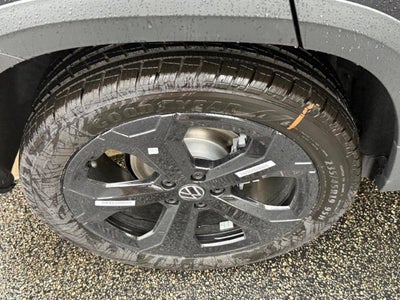 2027 Volkswagen Taos SE Black