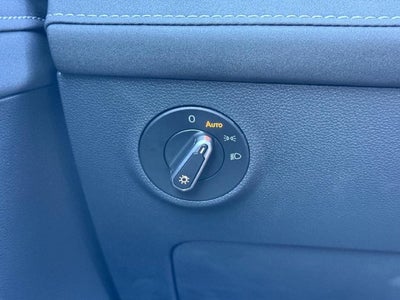 2027 Volkswagen Taos SE Black
