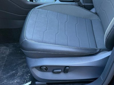 2027 Volkswagen Taos SE Black