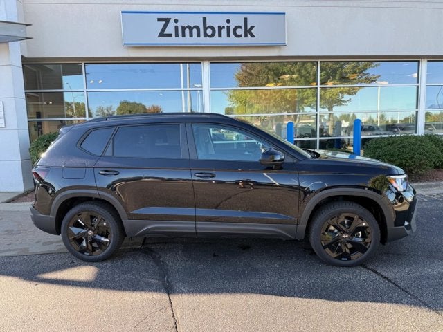 2027 Volkswagen Taos SE Black