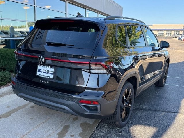 2027 Volkswagen Taos SE Black