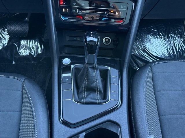 2027 Volkswagen Taos SE Black