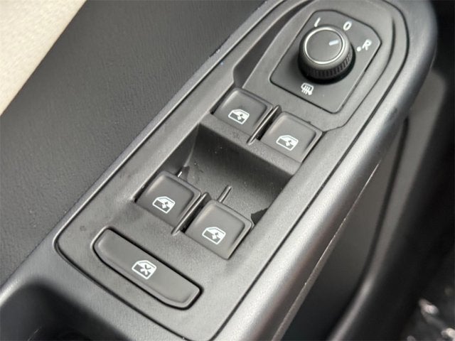 2025 Volkswagen Taos SEL