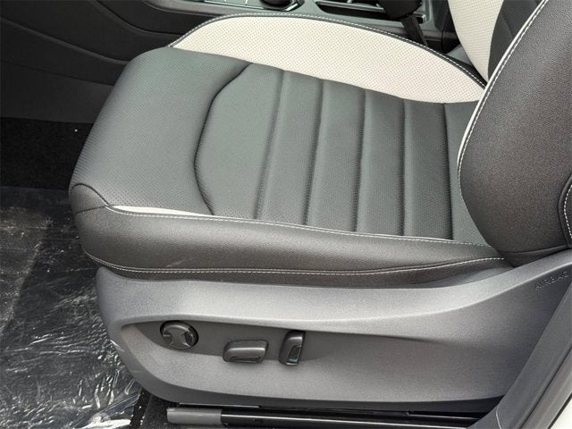 2025 Volkswagen Taos SEL