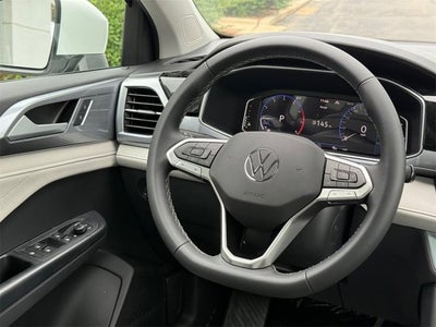 2025 Volkswagen Taos SEL