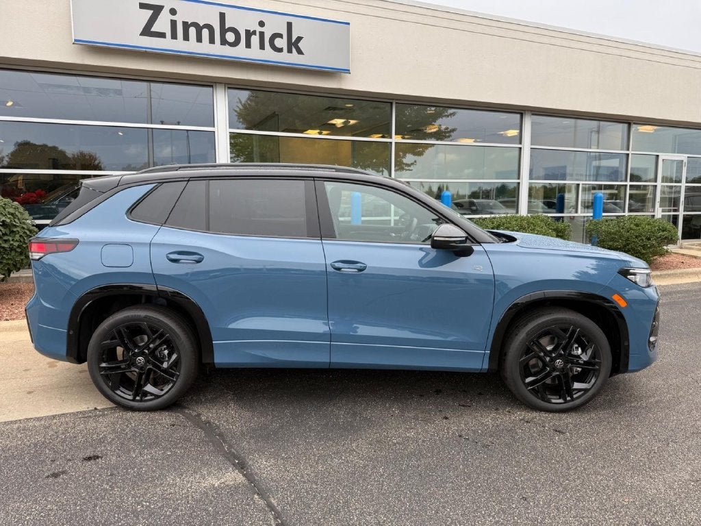 2026 Volkswagen Tiguan SE R-Line Black