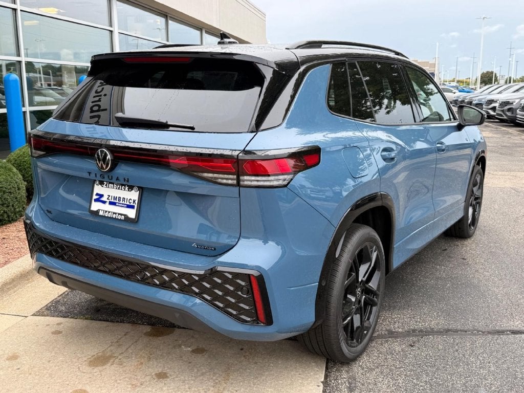2026 Volkswagen Tiguan SE R-Line Black
