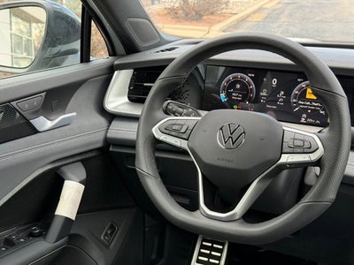 2026 Volkswagen Tiguan SE R-Line Black