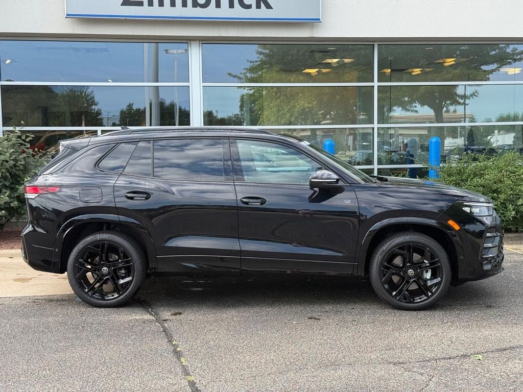 2026 Volkswagen Tiguan SE R-Line Black