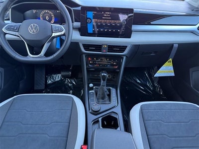 2026 Volkswagen Taos SE